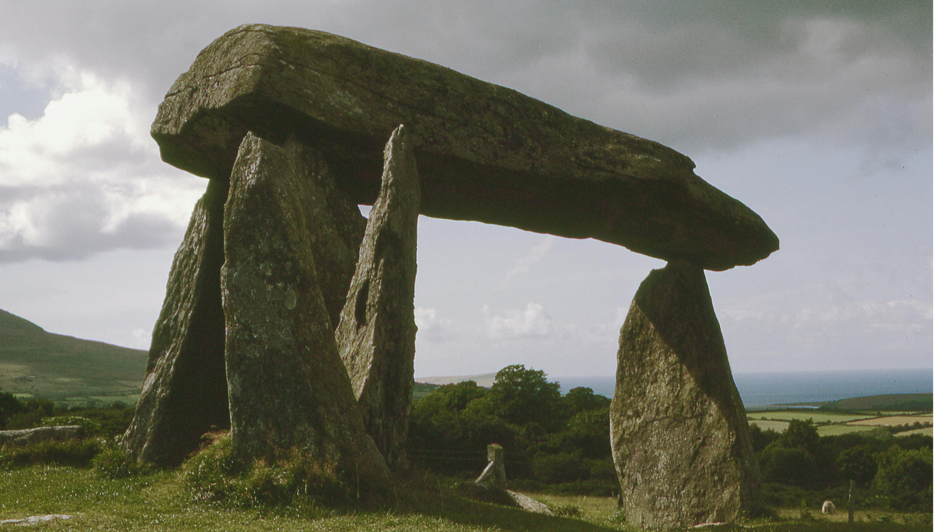 Menhir & Dolmen